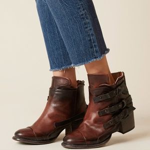 NEW Freebird by Steven Circle Leather Distressed Buckle Ankle Strap Boots 9 Rust